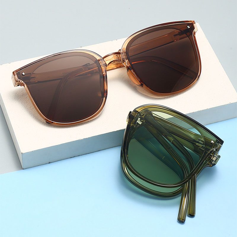 Compact Folding Sunglasses